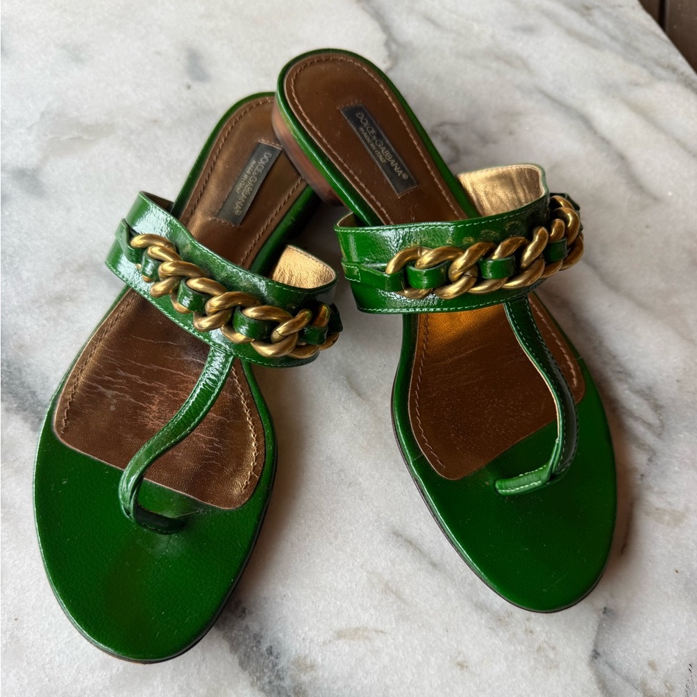 Vintage Dolce & Gabanna Green patent leather sandals w: Gold chain 36.5